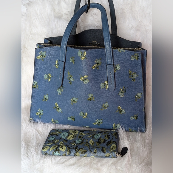 Coach Charlie Carry all and wallet set - Picture 3 of 16